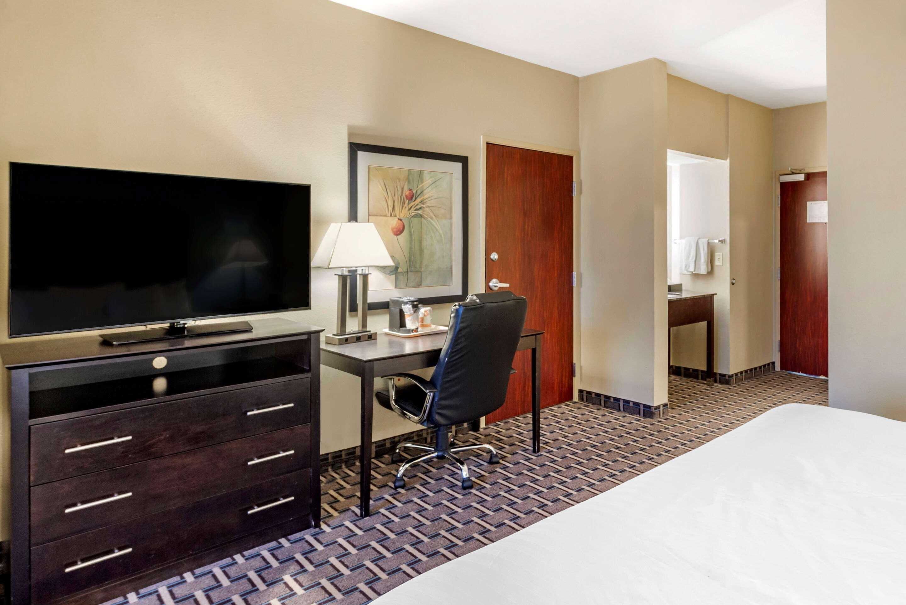 Comfort Suites Кловис Экстерьер фото