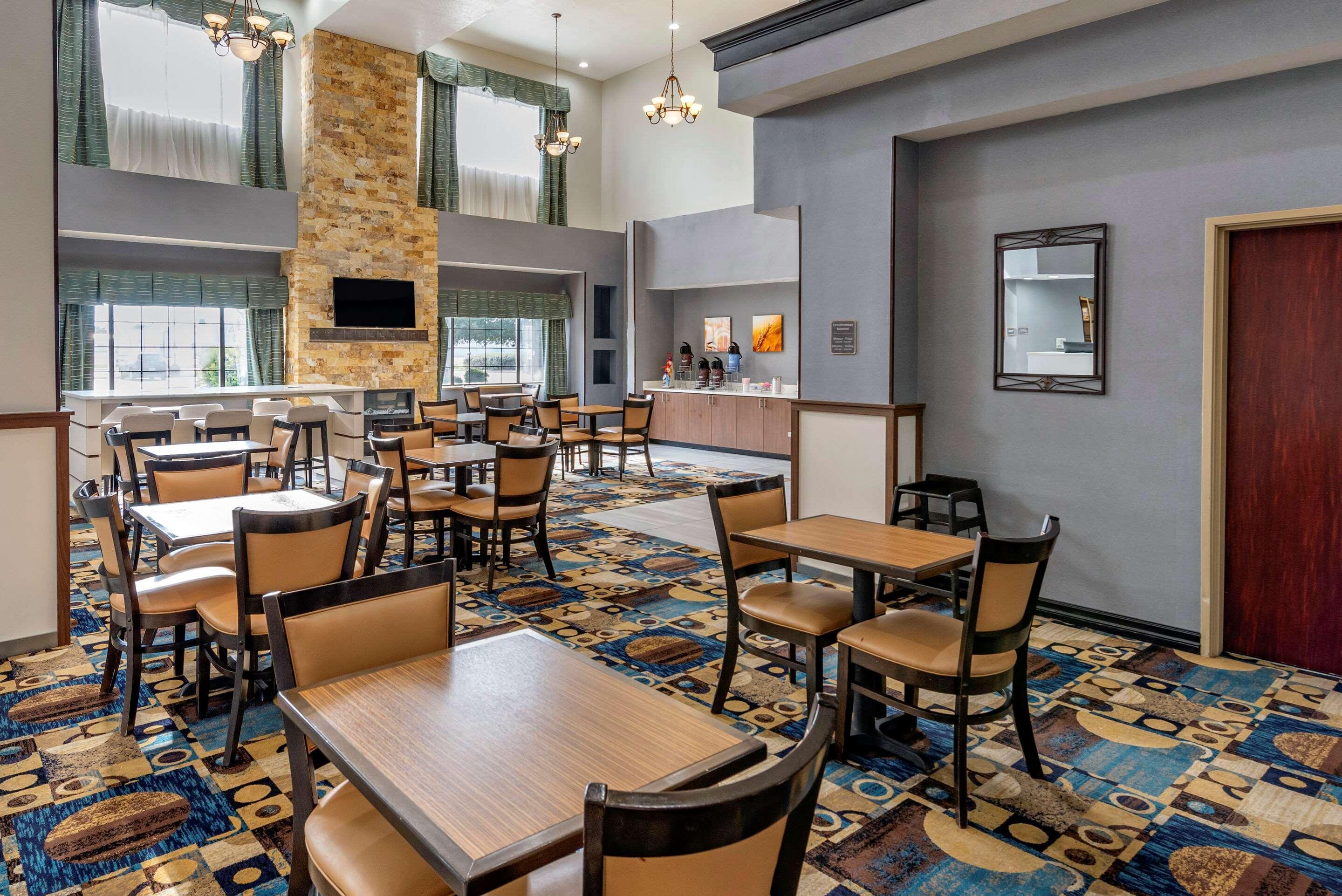 Comfort Suites Кловис Экстерьер фото