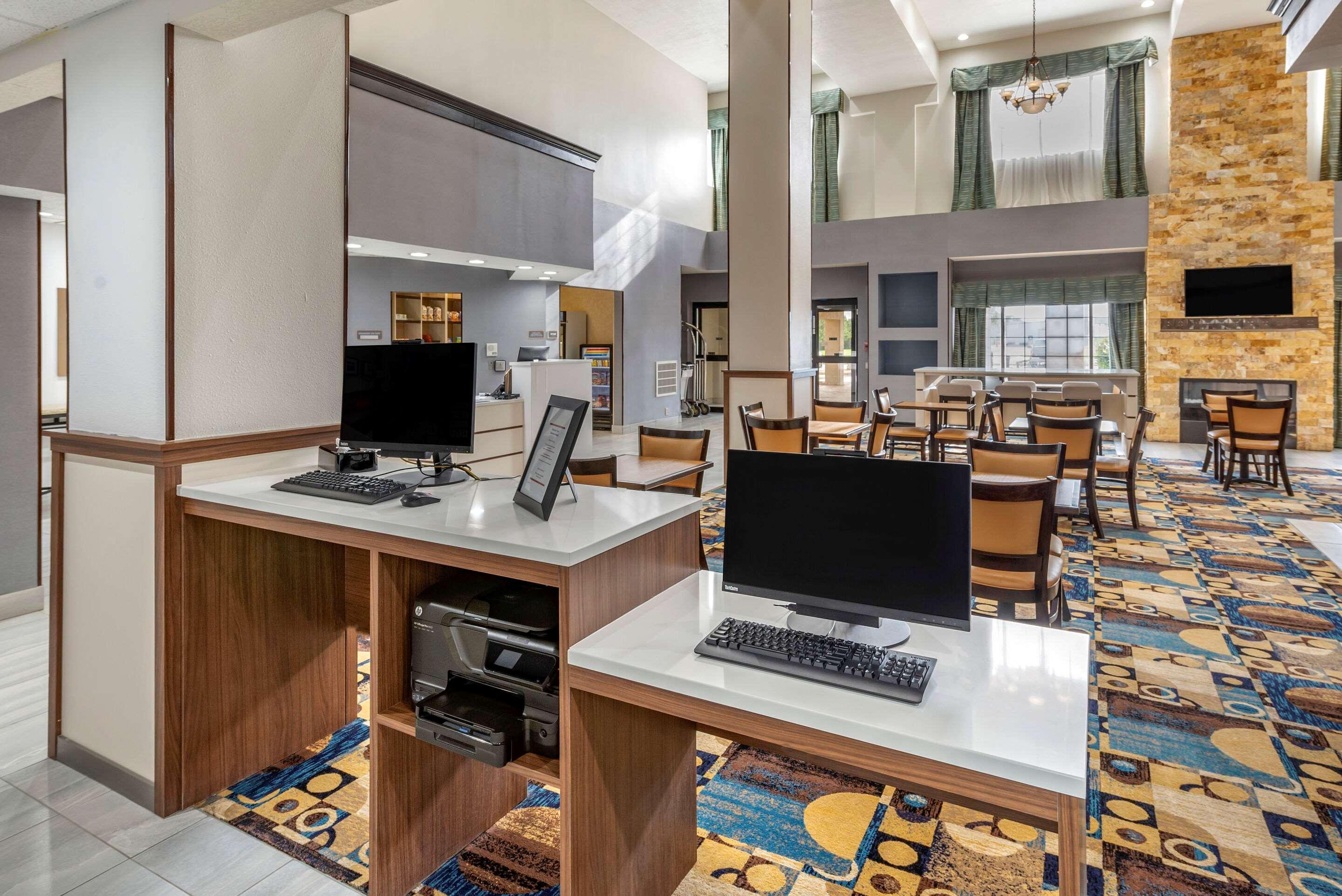 Comfort Suites Кловис Экстерьер фото